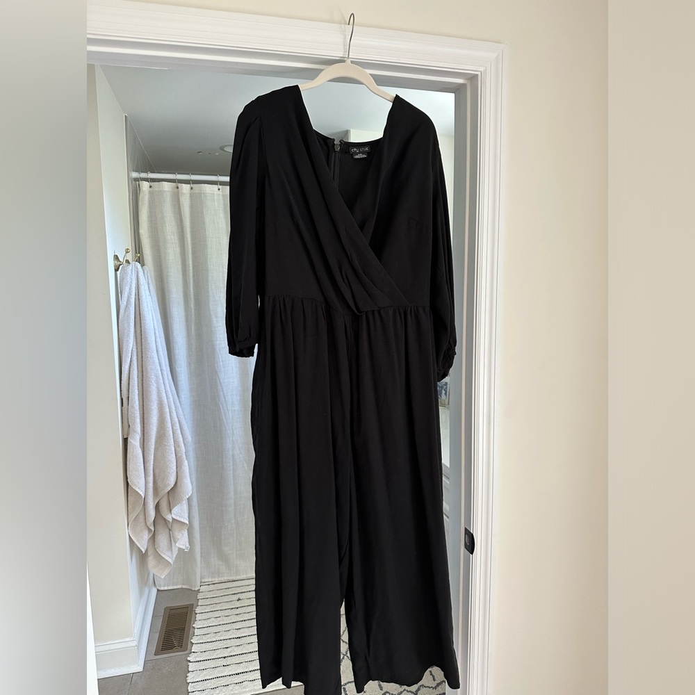Black midi jumper from “City Chic”